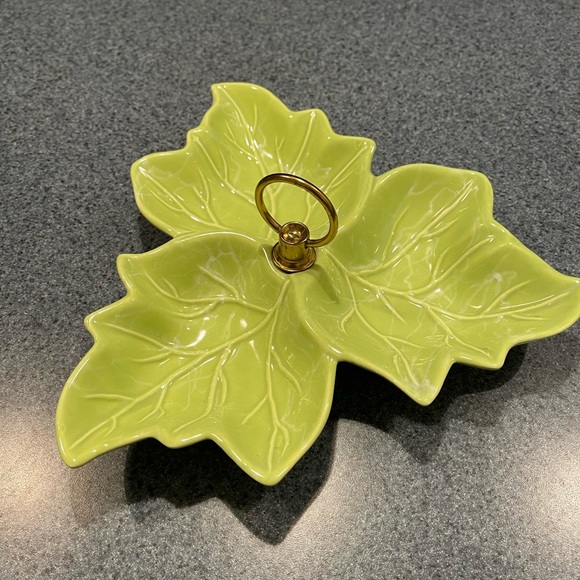 Vintage green candy/nut dish. Whimsical leaf three section dish. - Picture 5 of 6